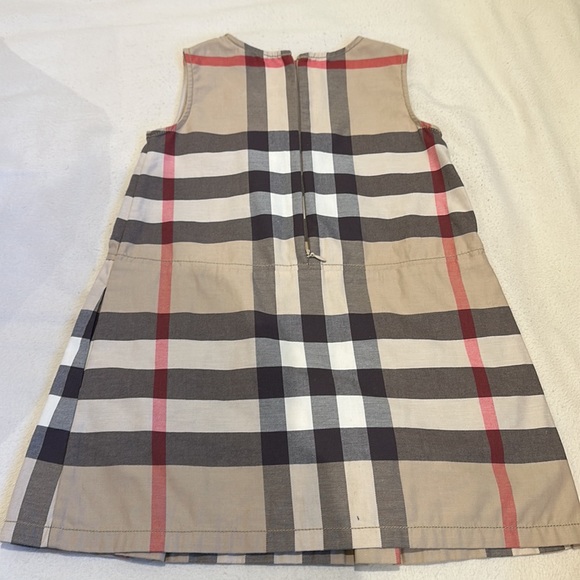 Burberry Summer Dress w/ pockets Size 6